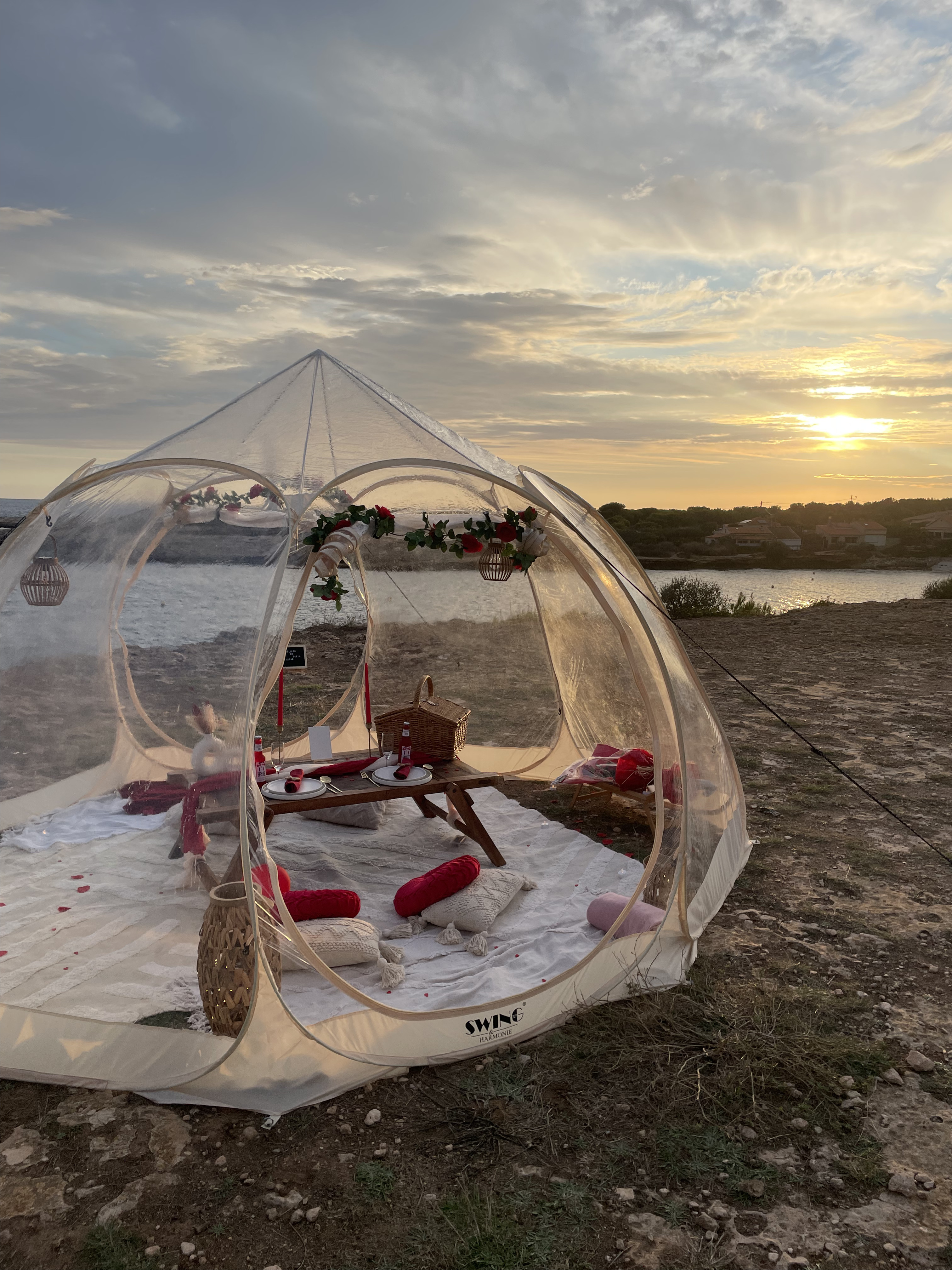 Bulle romantique vue sur mer